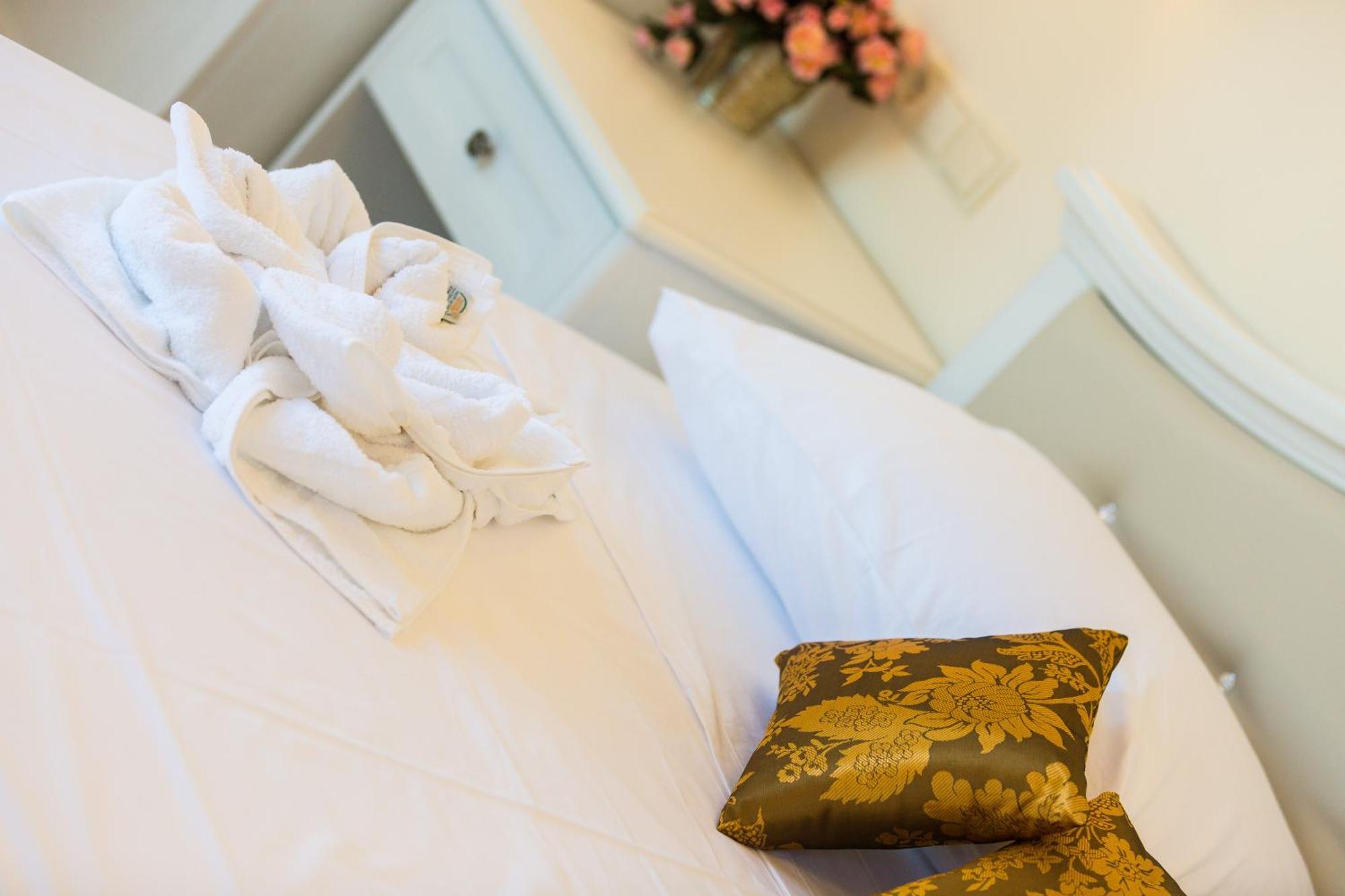 Polyxenia Suites Rethymno Eksteriør bilde