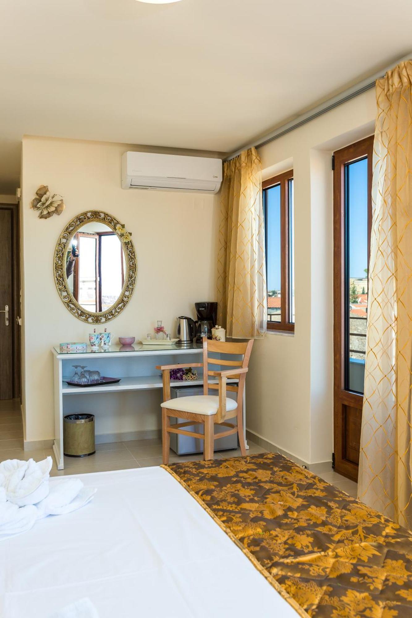 Polyxenia Suites Rethymno Eksteriør bilde